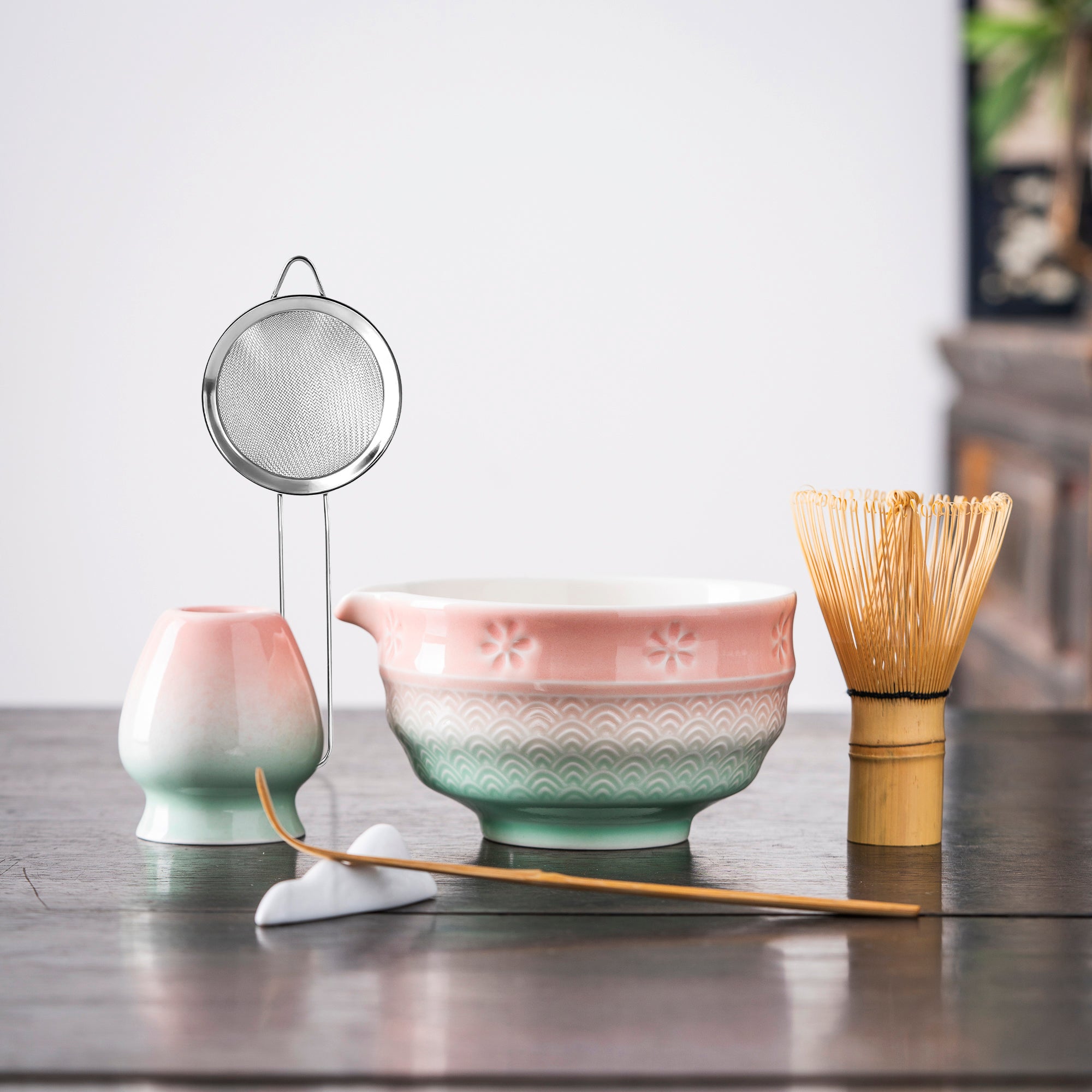 Artistic Gradient Sakura - Embossed Matcha Set