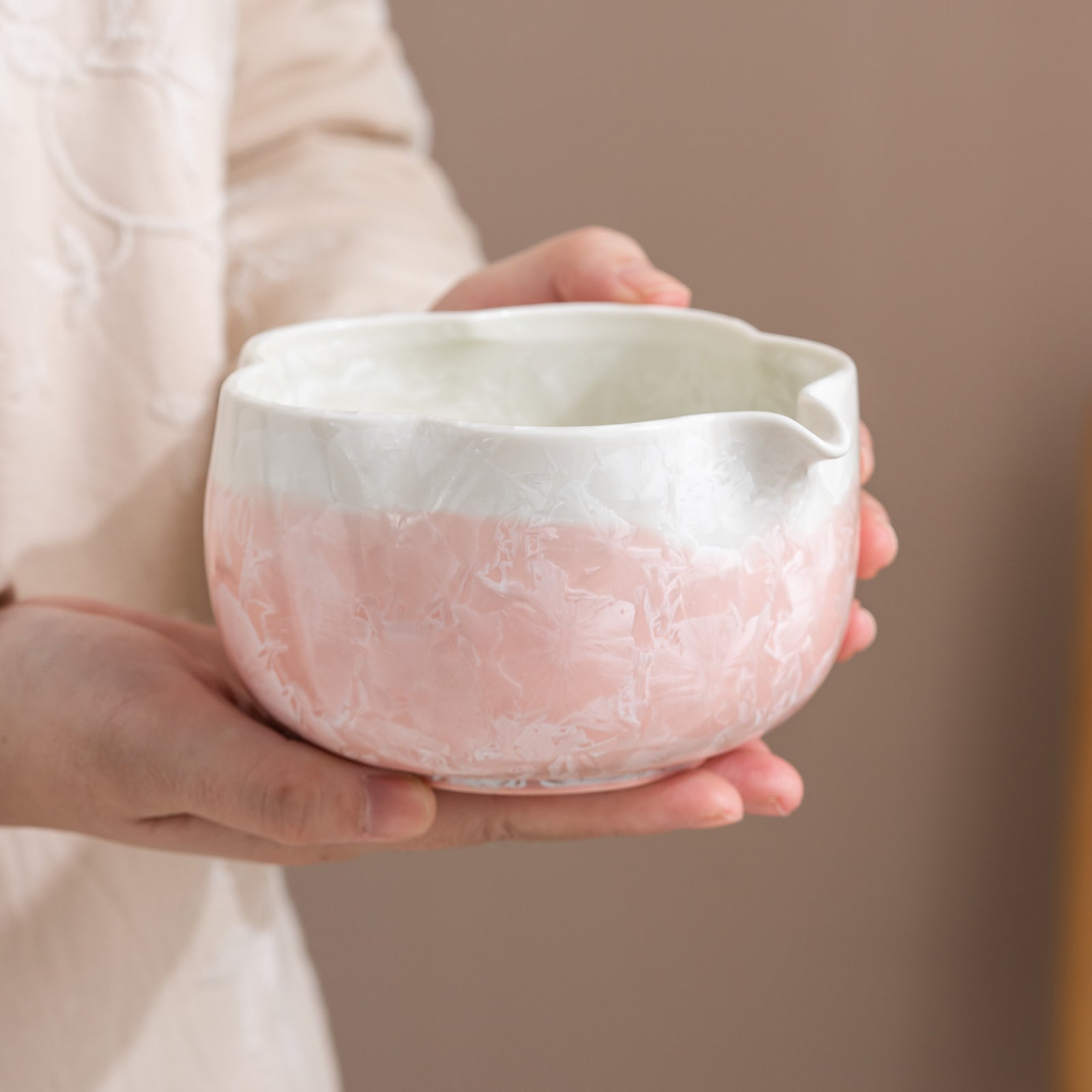 Pink Petal Edge Crystalline Glaze Matcha Bowl Set with Bamboo Whisk
