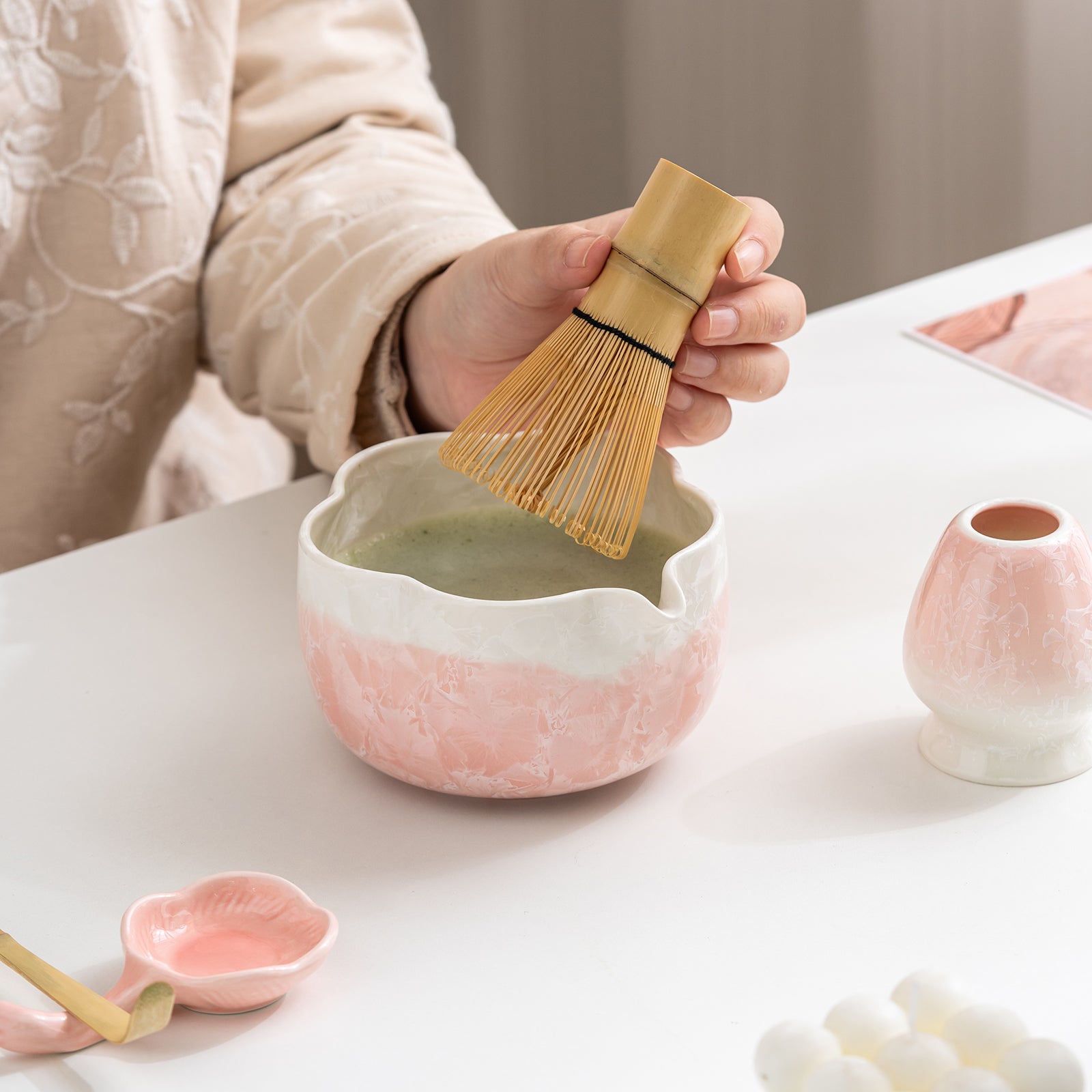 Pink Petal Edge Crystalline Glaze Matcha Bowl Set with Bamboo Whisk