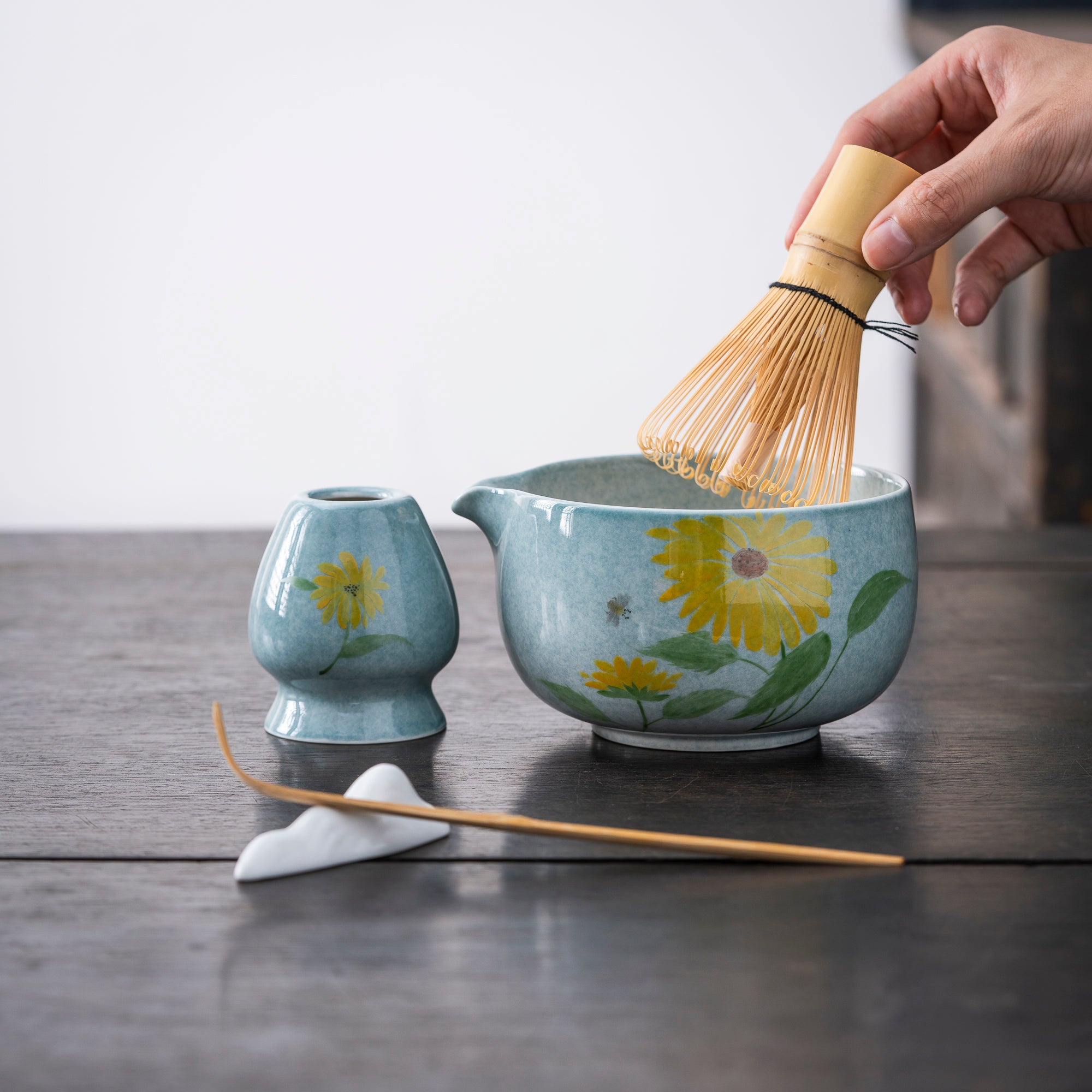 Hand - painted Daisy & Bee Matcha Whisk Set