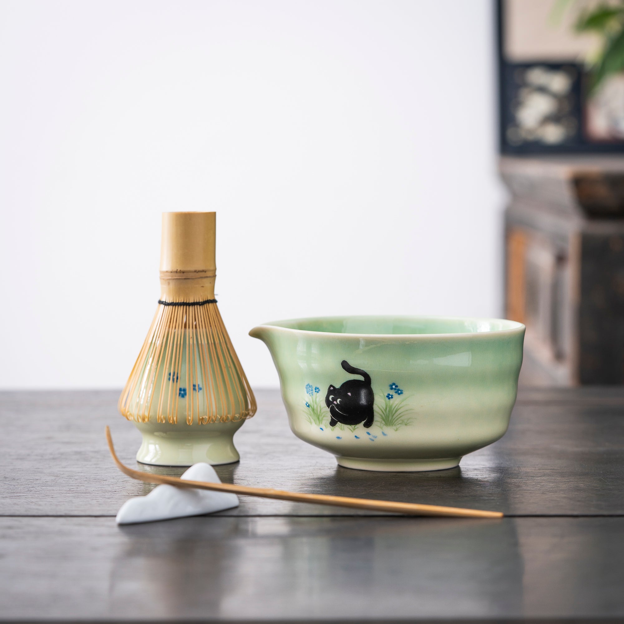 Artisan Hand - Painted Matcha Set with Cat Motif