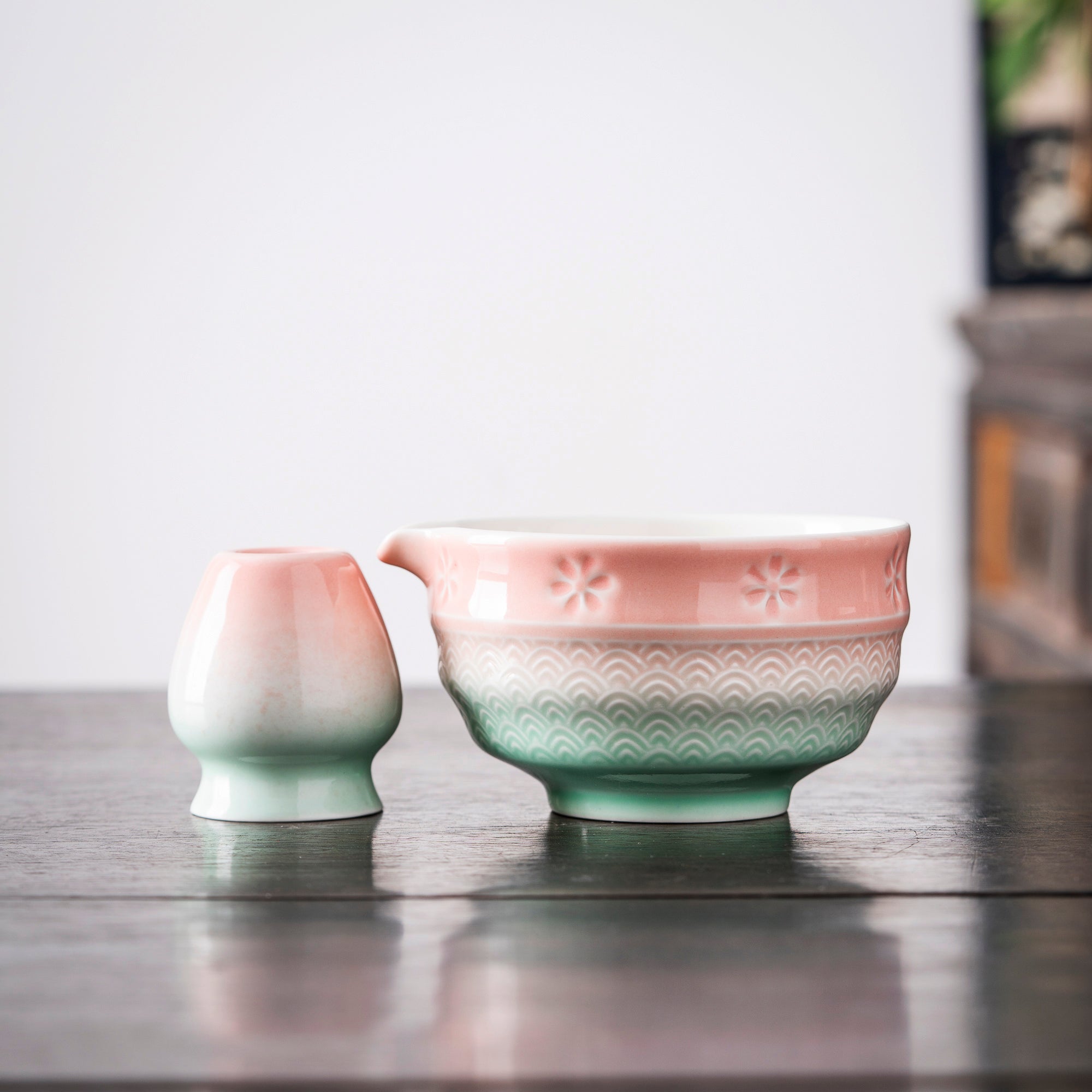Artistic Gradient Sakura - Embossed Matcha Set