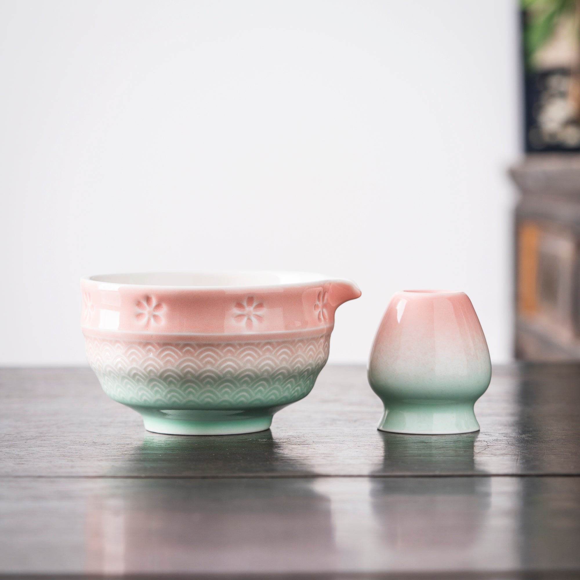 Artistic Gradient Sakura - Embossed Matcha Set