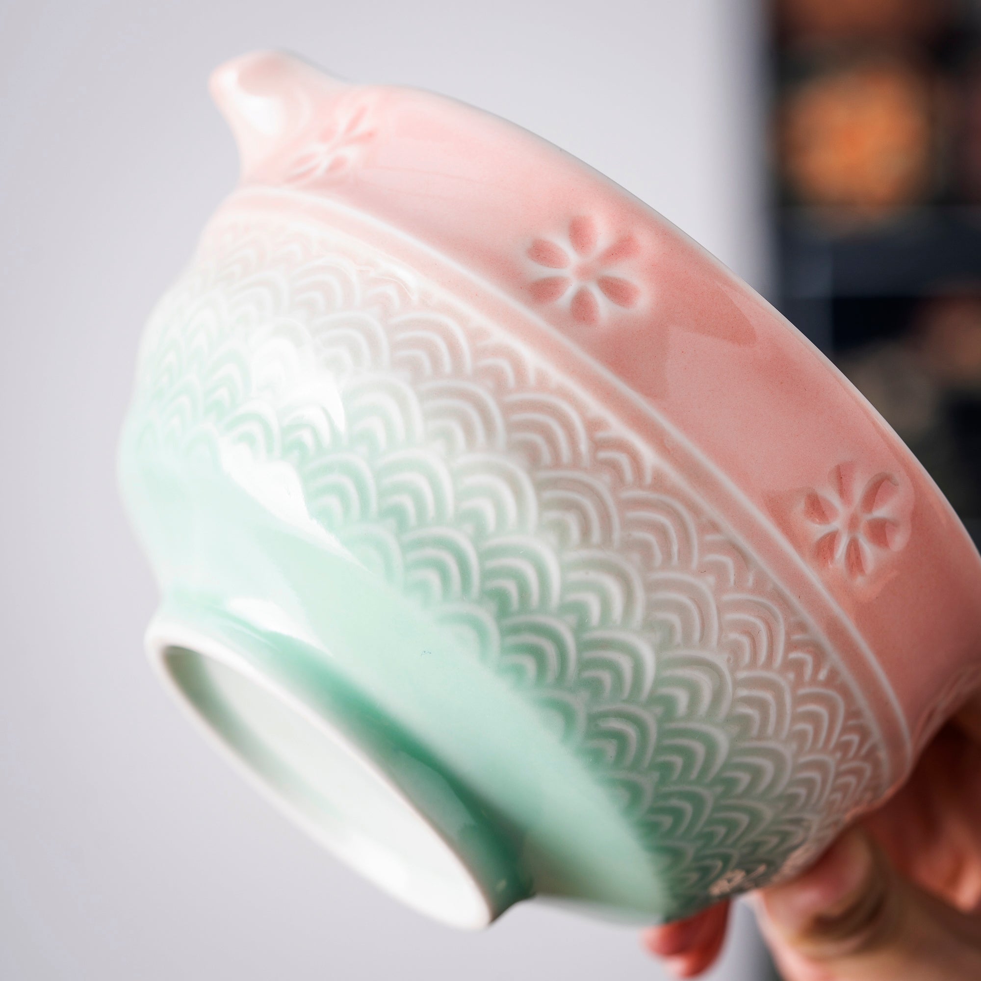 Artistic Gradient Sakura - Embossed Matcha Set