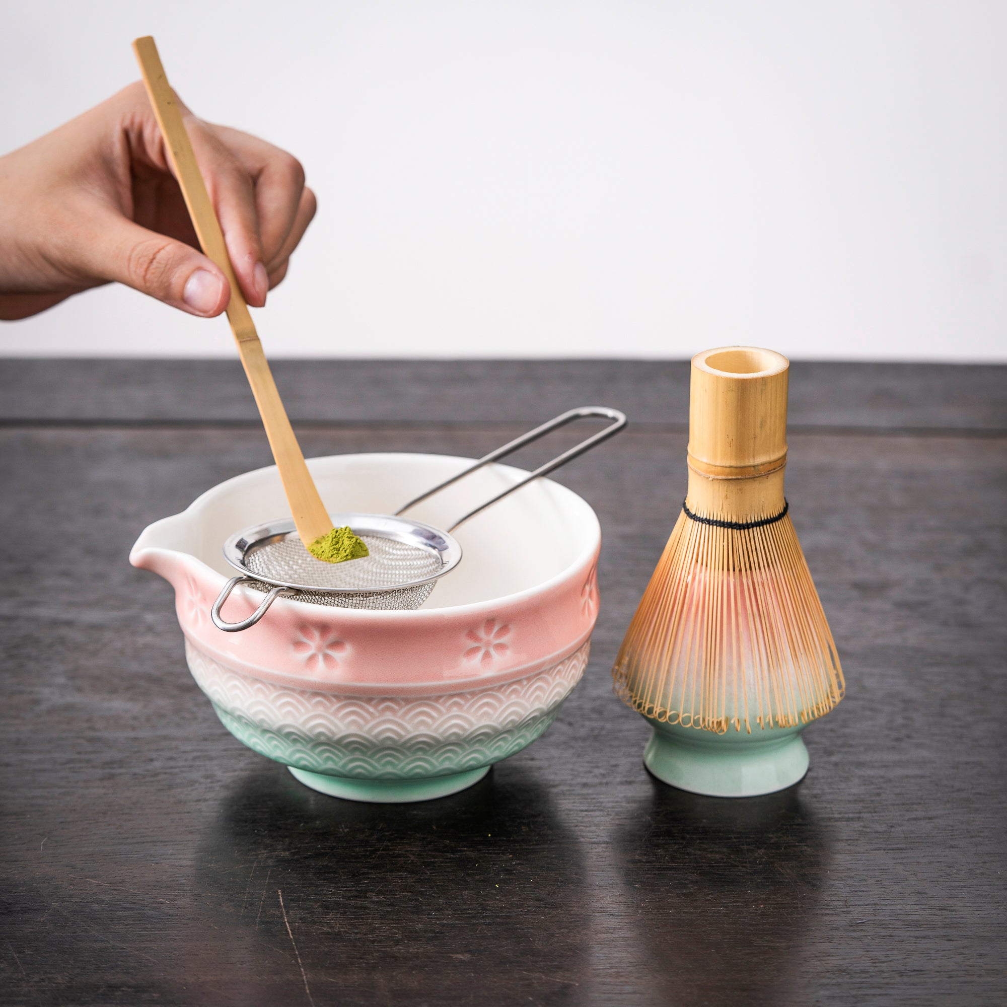 Artistic Gradient Sakura - Embossed Matcha Set