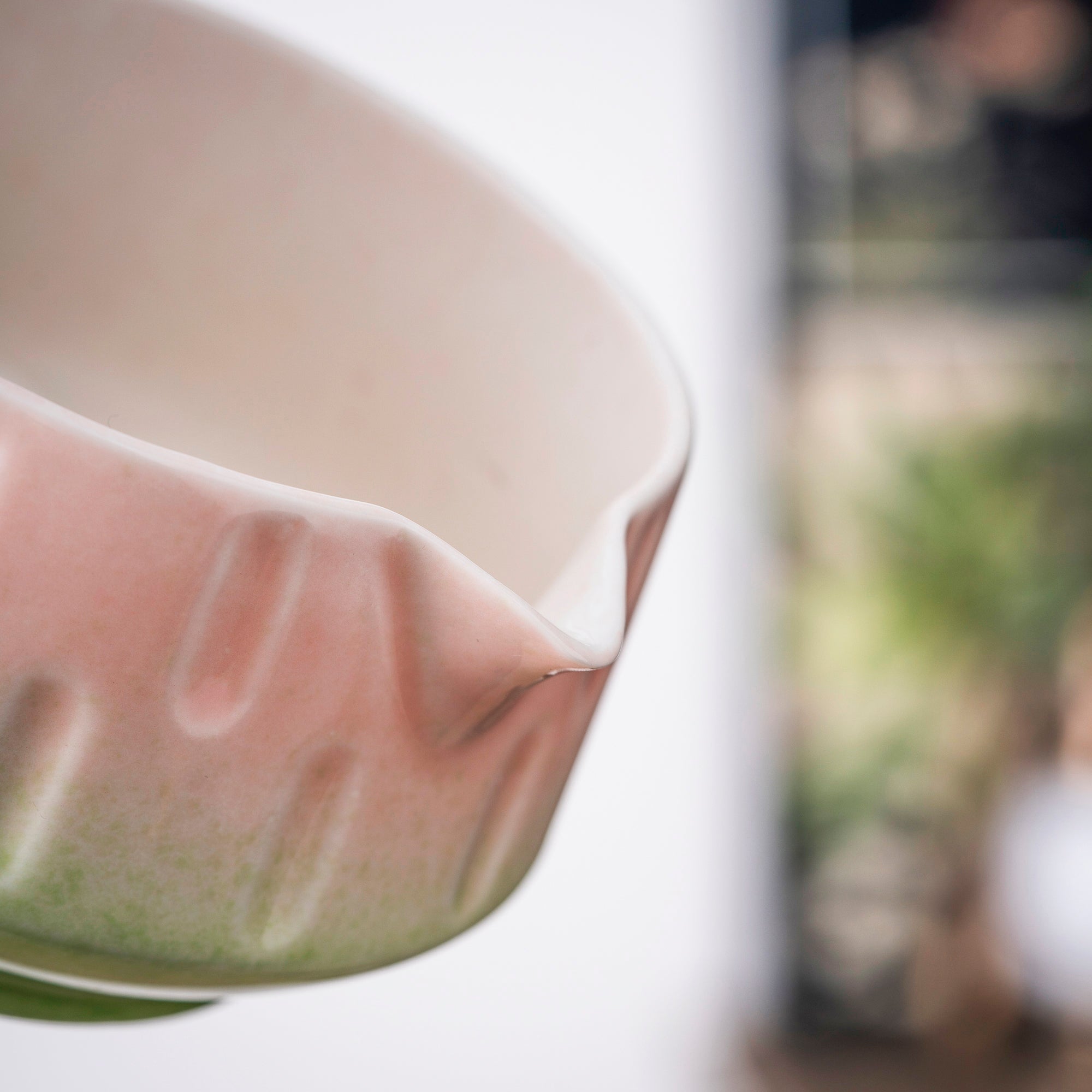 Gradient Pink - Green Ridged Matcha Whisk Set
