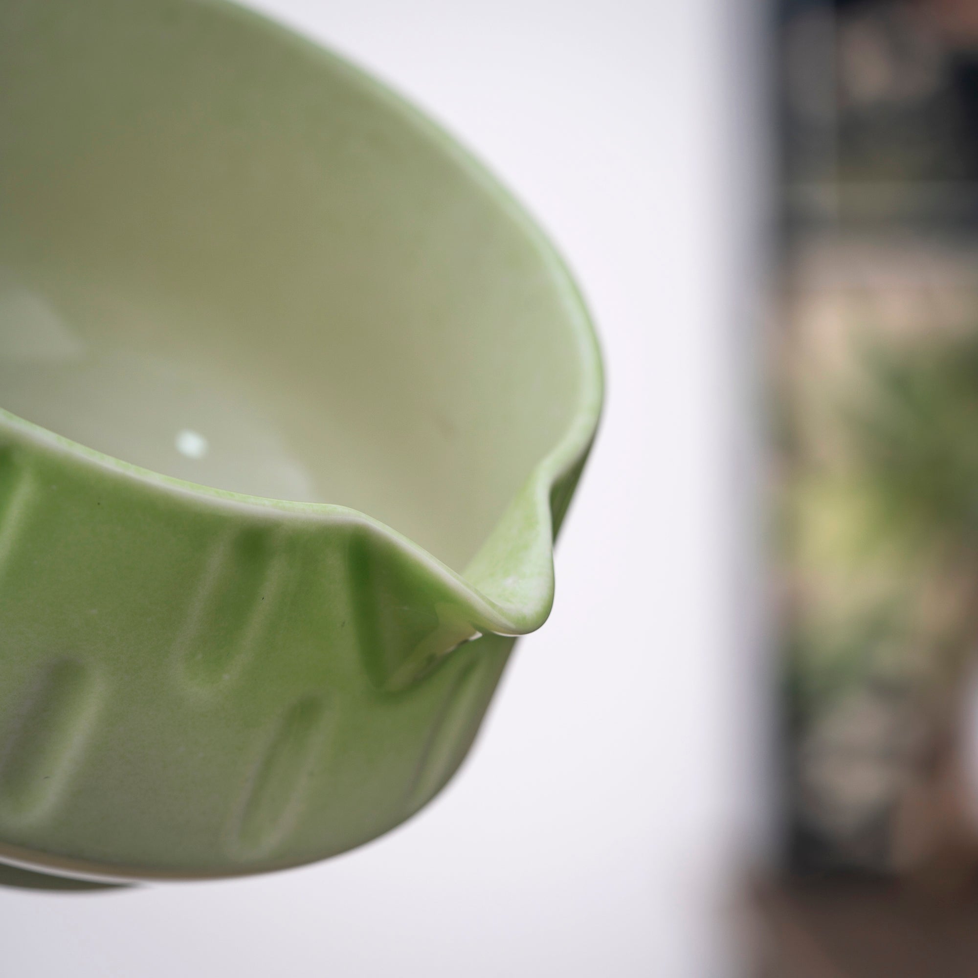 Textured Gradient Green Ridged Matcha Set